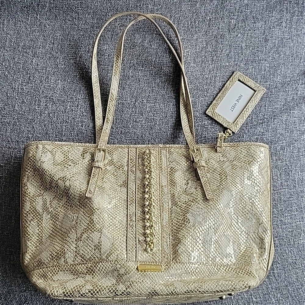 𝅺NWOT NINE WEST Metallic Golden Tote